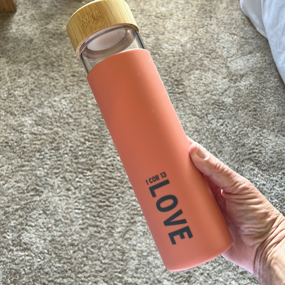 SIPS drink ware LOVE glass 20oz silicone water bottle